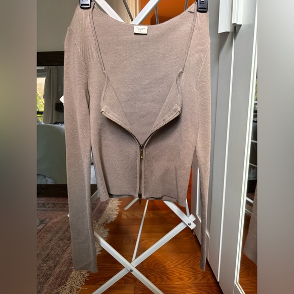 Abercrombie & Fitch zipper front sweater - Picture 4 of 4